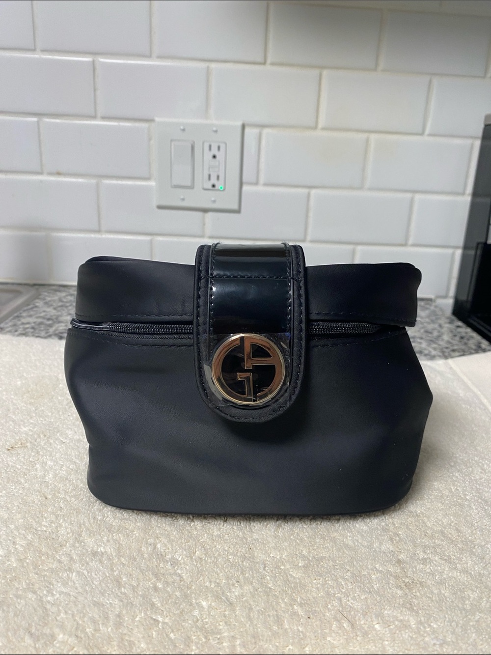 Giorgio Armani Black Logo-Accent Cosmetic Case